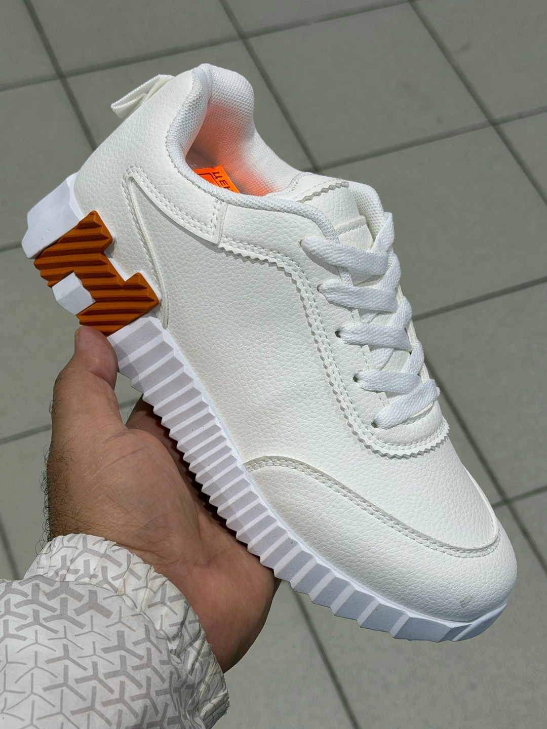 ,кроссовки женские hermes,кроссовки hermes,женские кроссовки,повседневные кроссовки