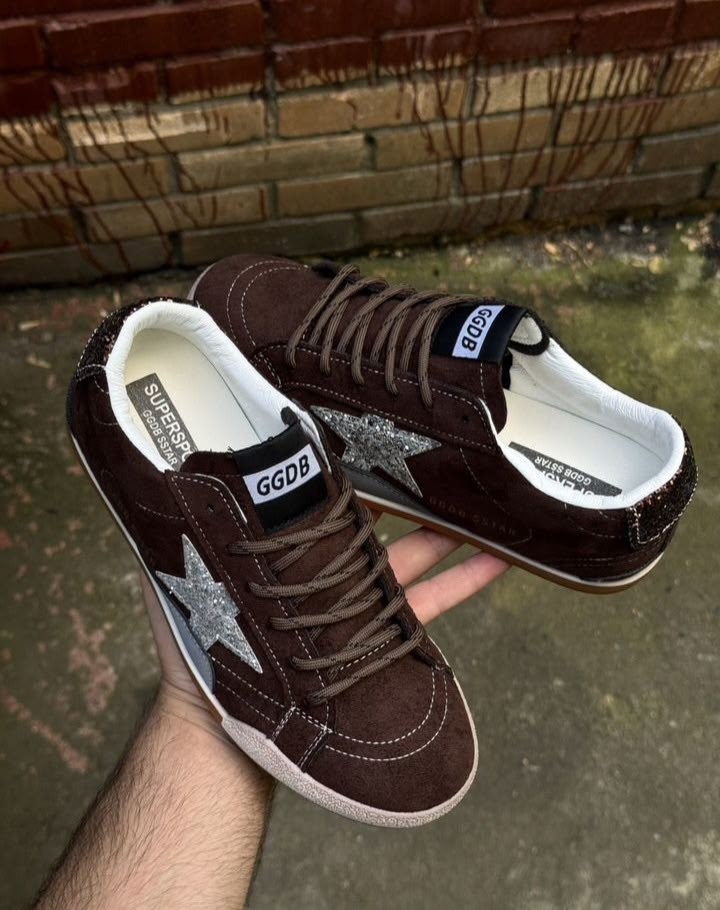golden goose кроссовки super-star коричневый,кроссовки golden goose ball star,коричневые кроссовки ball star golden goose anthracite silver,кроссовки golden goose,мужские замшевые низкие кроссовки с в