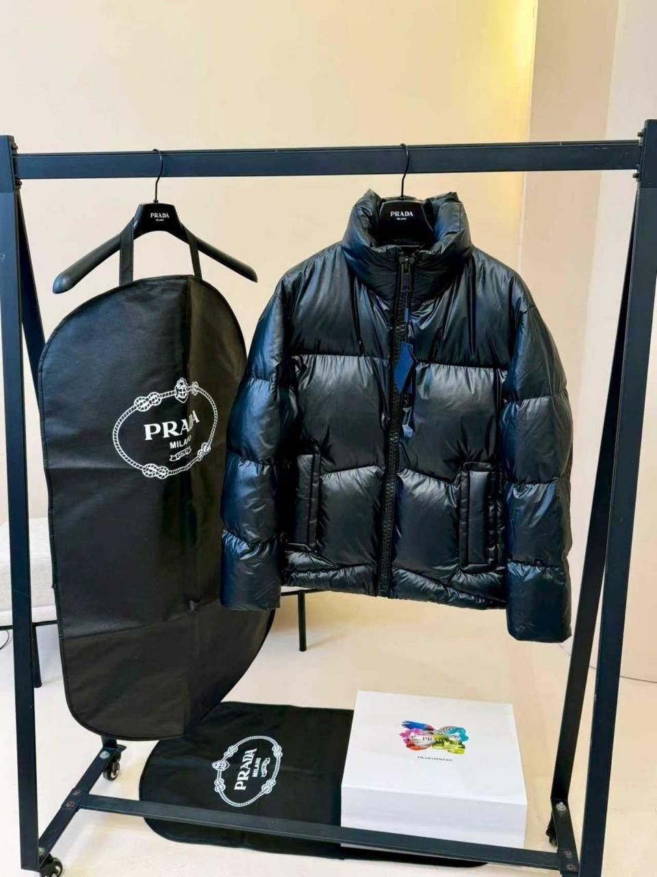 куртка пуховик,пуховик prada женский,пуховик prada,пуховик,куртка пуховик prada