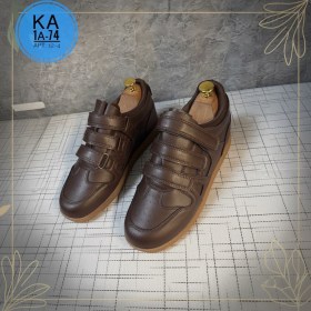 Кроссовки