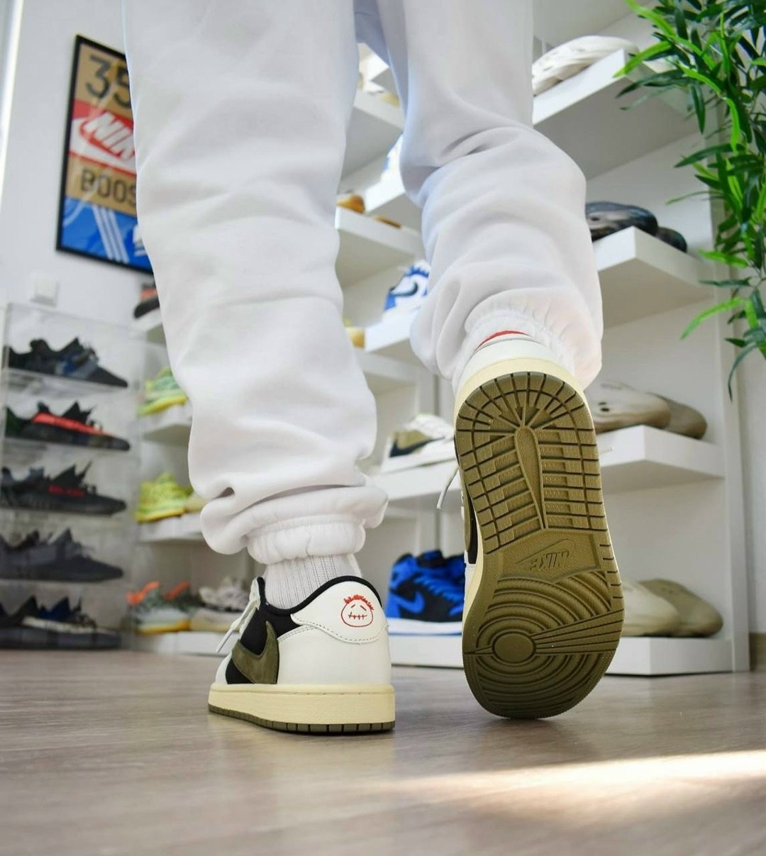 air jordan 1 low travis scott,кроссовки air jordan 1 low travis scott,nike air jordan 1 low travis scott,кроссовки кожа,кроссовки мужские и женские