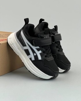 Кроссовки