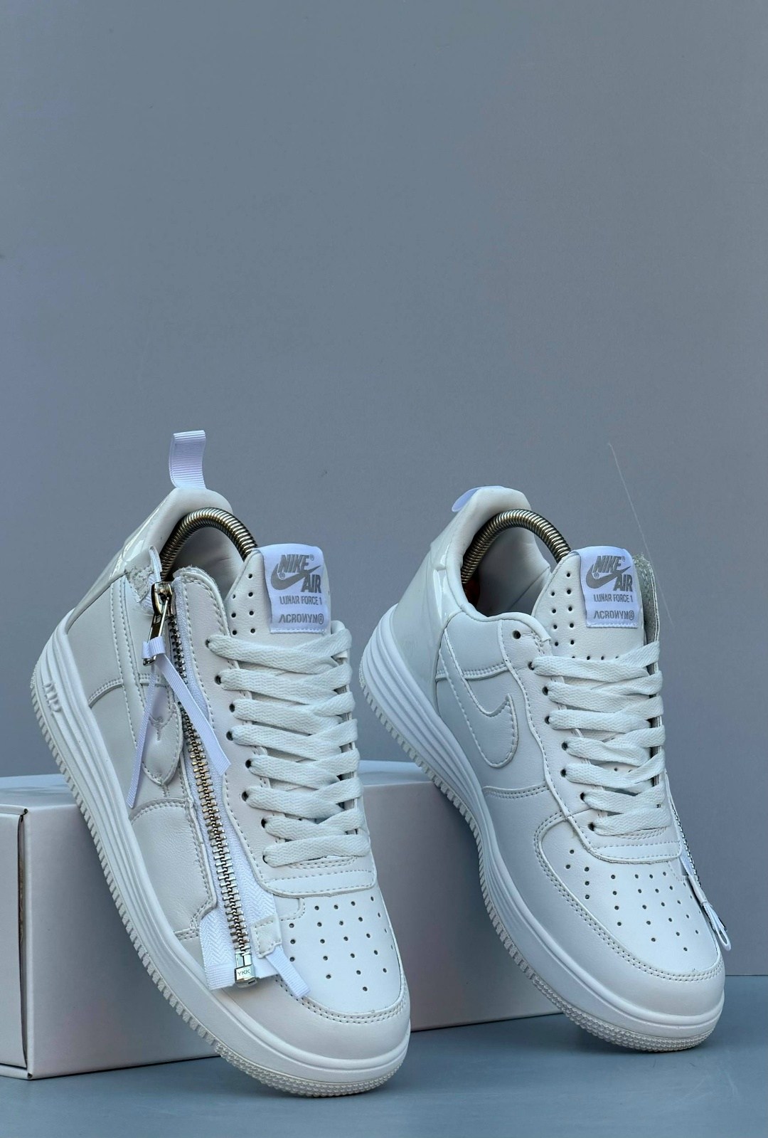 кроссовки nike acronym x lunar force 1 af100 белый,acronym x nike lunar force 1,кроссовки-acronym x lunar force 1 nike,мужские кроссовки для скейтбординга nike lunar force 1 с молнией белый,кроссовки