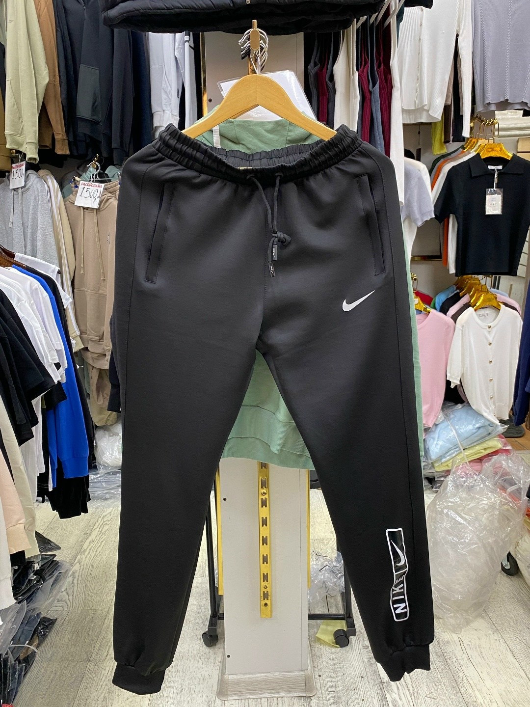 спортивные брюки nike,спортивные штаны найк,спортивные штаны,брюки мужские nike,спортивные штаны nike