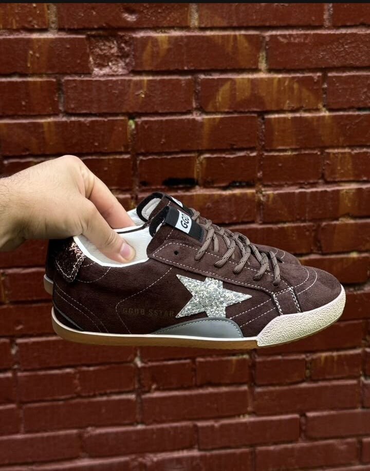 golden goose кроссовки super-star коричневый,кроссовки golden goose ball star,коричневые кроссовки ball star golden goose anthracite silver,кроссовки golden goose,мужские замшевые низкие кроссовки с в
