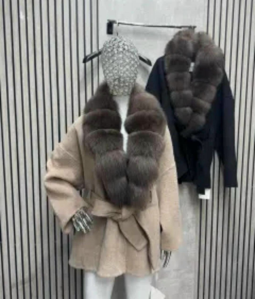 пальто с мехом,пальто с натуральным мехом,пальто зимнее,пальто зимнее с мехом,пальто с воротником