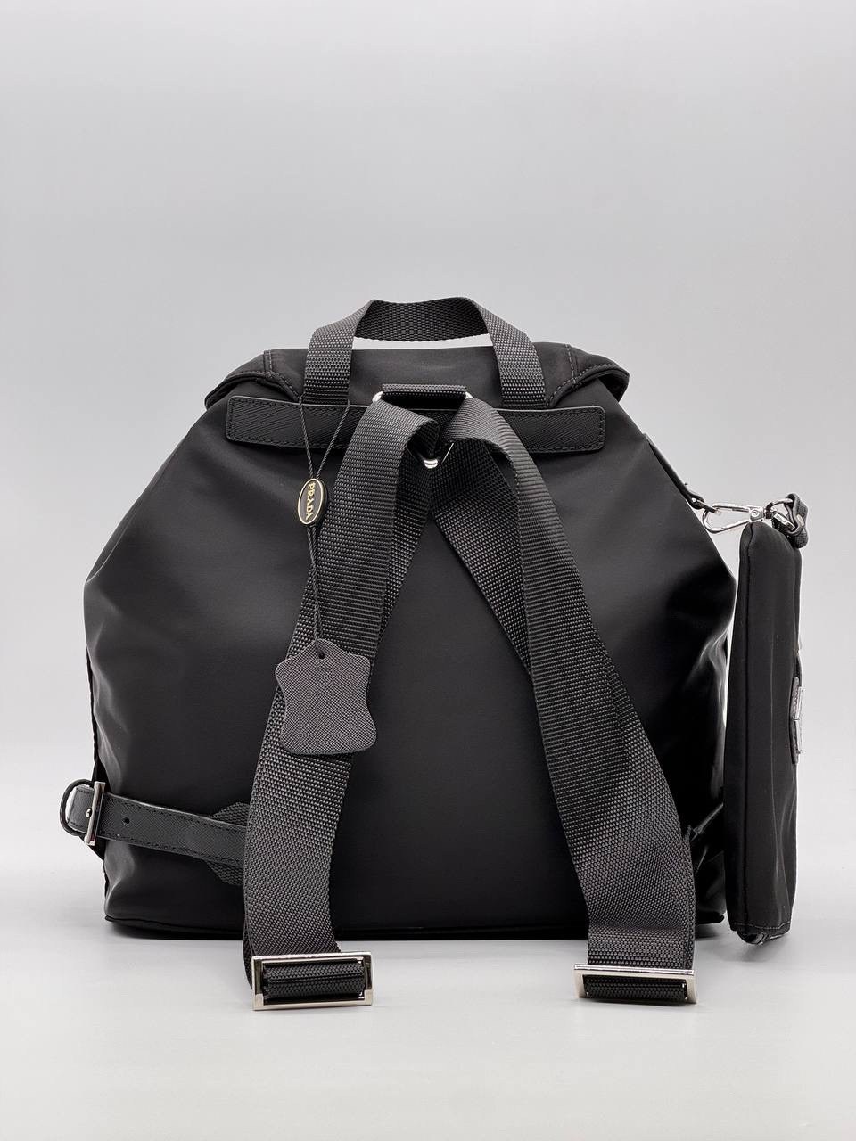 prada рюкзак re-nylon среднего размера черный,рюкзак прада нейлон,рюкзак прада,prada черный синтетический рюкзак для женщин,рюкзак