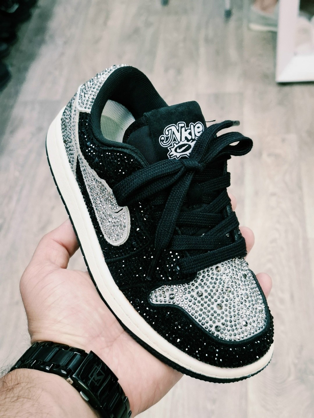 swarovski x nike air jordan 1 low og “stealth”,swarovski x air jordan 1 low og "crystal",swarovski air jordan 1 low og shadow hm9208-001,swarovski air jordan 1 low hm9208 001,swarovski air jordan 1 lo
