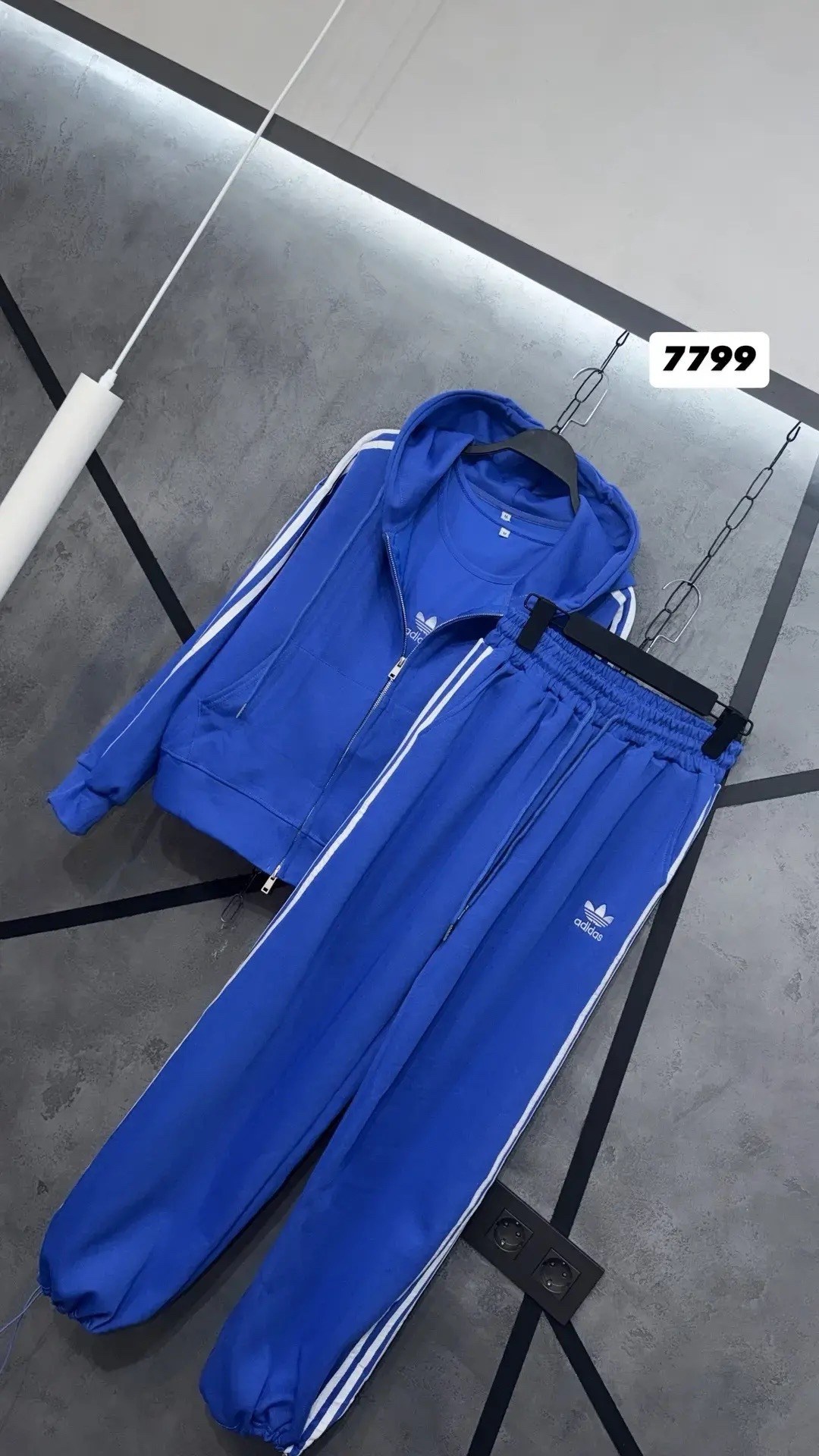 комплект одежды adidas sportswear,спортивный костюм женский adidas,спортивный костюм женский адидас 44 46 размер,спортивные костюмы адидас,спортивный костюм adidas originals