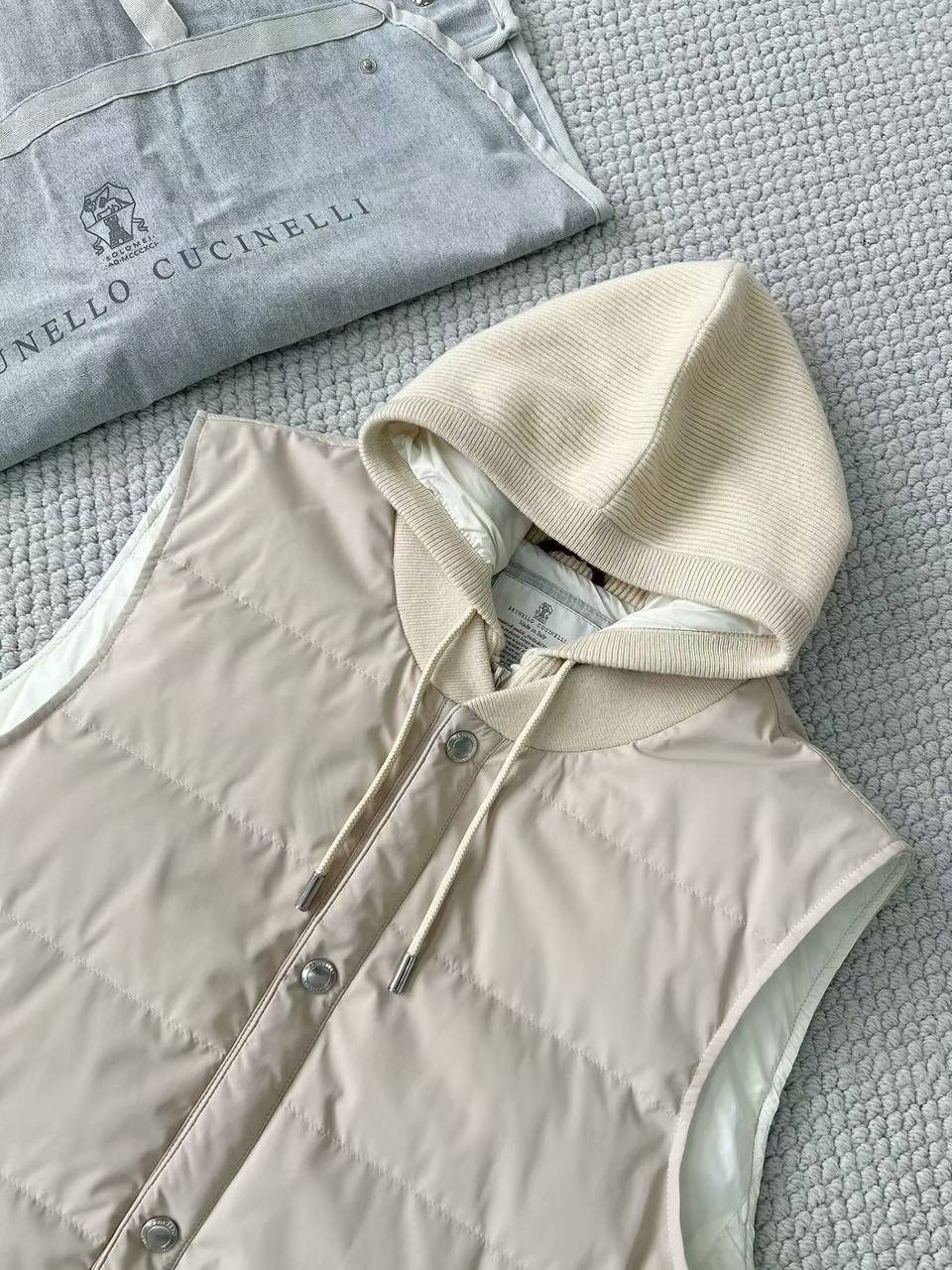 жилет brunello cucinelli,мужские жилеты brunello cucinelli,жилет с капюшоном,жилетка женская,женский жилет