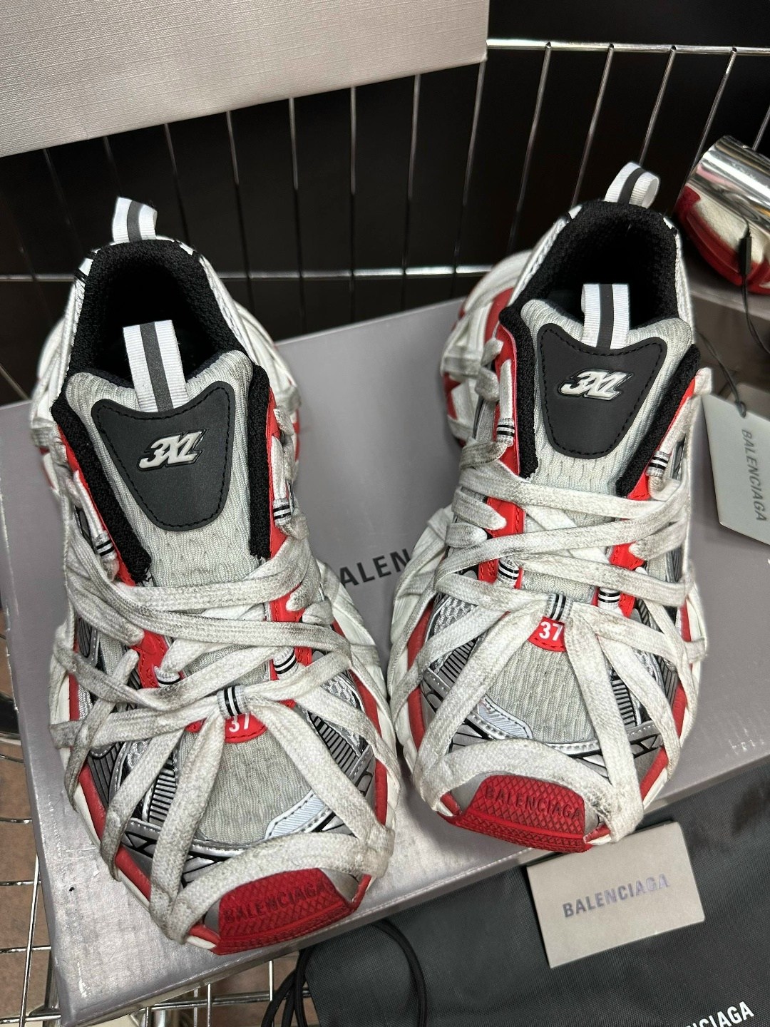 balenciaga кроссовки,balenciaga track.2 sneaker black/red/grey,кроссовки женские balenciaga,кроссовки баленсиага 3xl,balenciaga 3 xl кроссовки