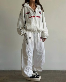 Костюм