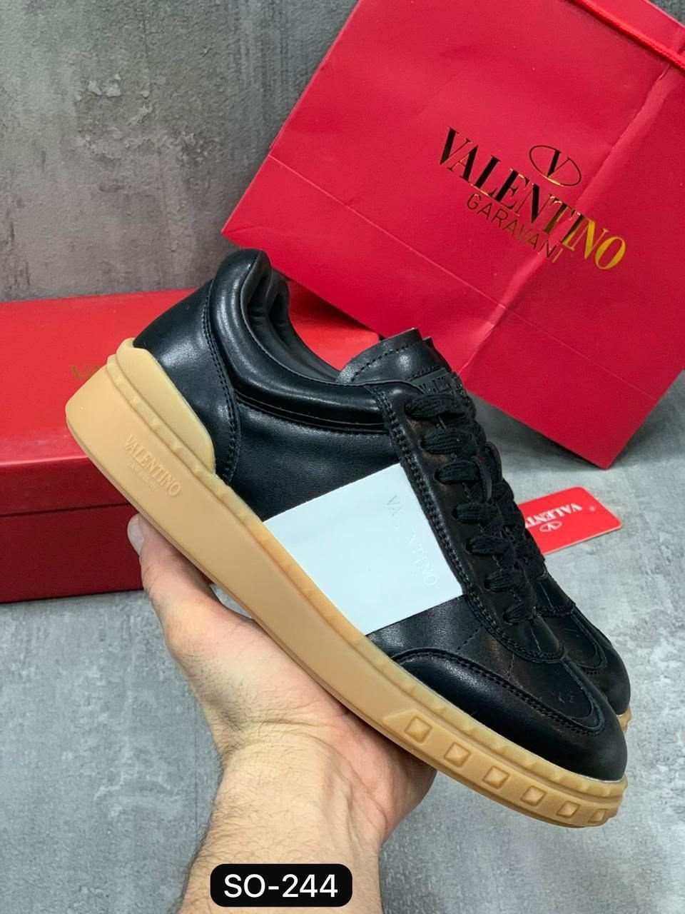 valentino кроссовки,,valentino кроссовки мужские,valentino garavani кроссовки,бежевые кроссовки
