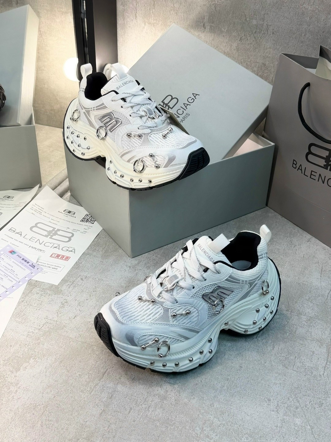 кроссовки balenciaga,кроссовки женские balenciaga,кроссовки balenciaga 2026-2026 белые,кроссовки баленсиага,кроссовки balenciaga triple s