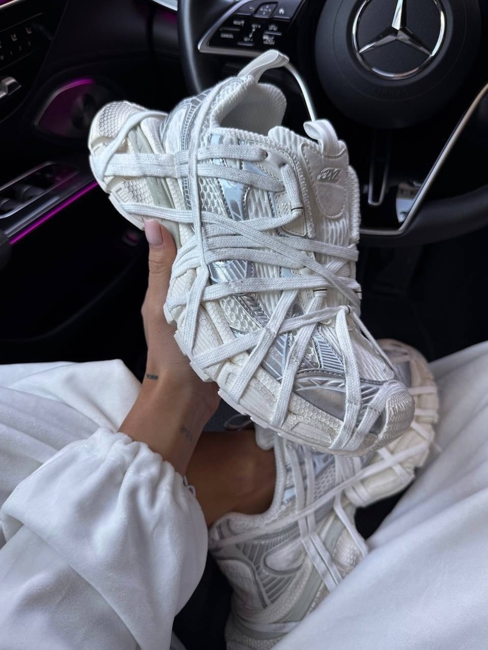 кроссовки balenciaga,кроссовки женские balenciaga,массивные кроссовки,кроссовки 3xl extreme lace массивные на шнуровке balenciaga,кроссовки balenciaga 3 xl