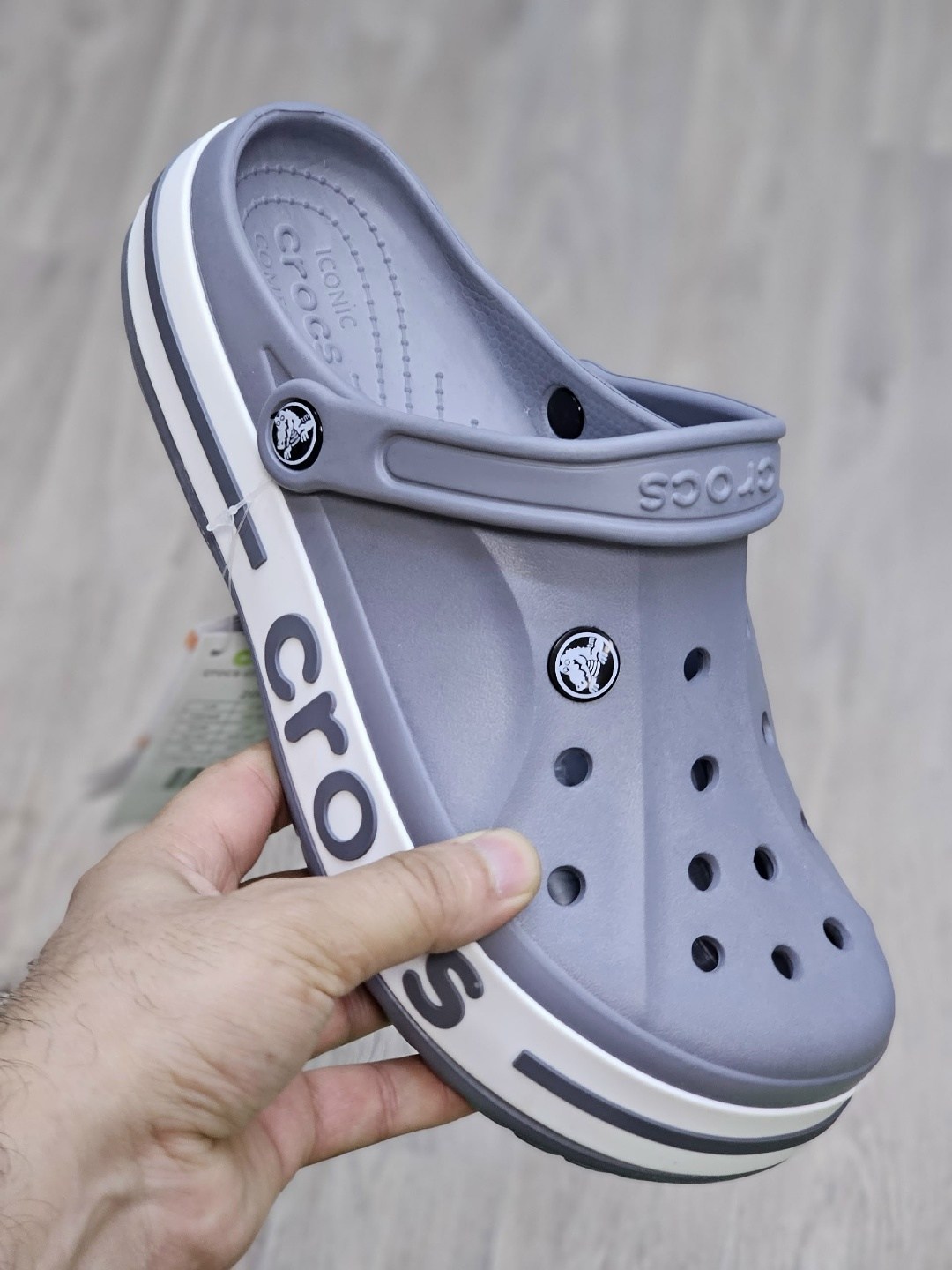 сабо кроксы crocs sarah clog crocs цвет светло-коричневый, белый,сабо кроксы crocs sarah clog crocs 221032305,сабо унисекс crocs bayaband коричневые 42 ru,сабо crocs,crocs crocband
