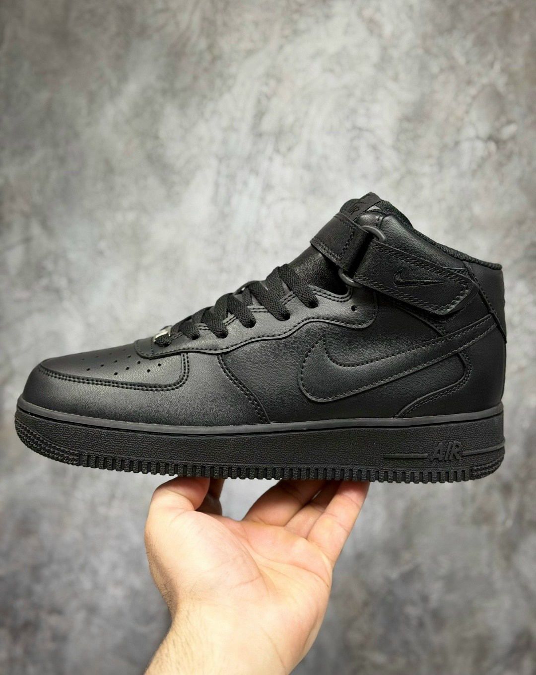 nike air force 1 mid "black",кроссовки nike air force 1 mid "black",кроссовки nike air force 1 mid,зимние nike air force 1 mid с мехом black черные,зимние кроссовки nike air force 1 mid