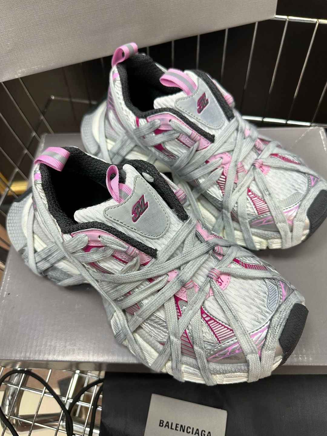 кроссовки женские balenciaga,кроссовки balenciaga,кроссовки balenciaga wmns track 2 sneaker white light yellow,кроссовки balenciaga 3 xl,женские кроссовки