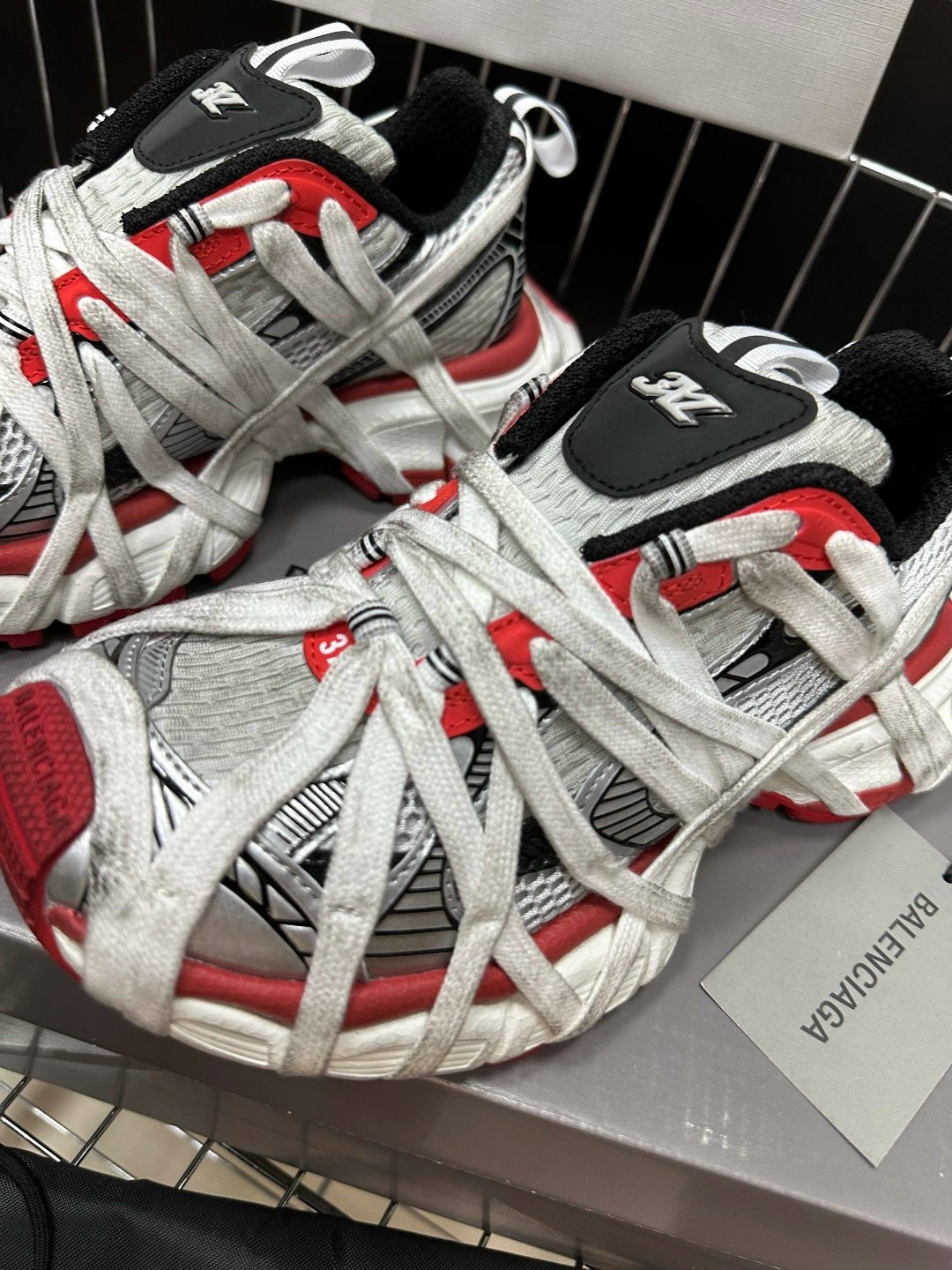 balenciaga кроссовки,balenciaga track.2 sneaker black/red/grey,кроссовки женские balenciaga,кроссовки баленсиага 3xl,balenciaga 3 xl кроссовки