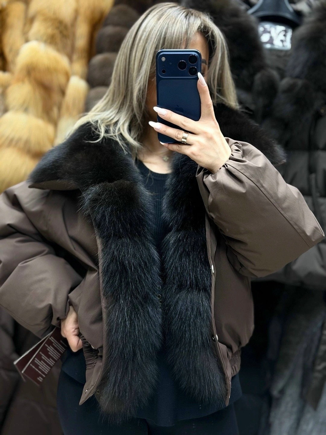 пуховик с натуральным мехом,куртка зимняя с натуральным мехом,женский пуховик с натуральным мехом,куртка пуховик с натуральным мехом,куртка с мехом