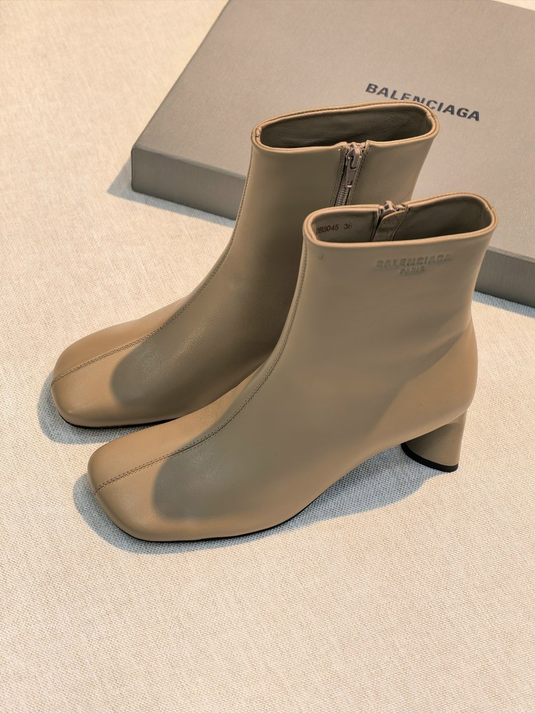 ,ботильоны balenciaga,ботильоны женские,модные ботильоны,balenciaga ботинки