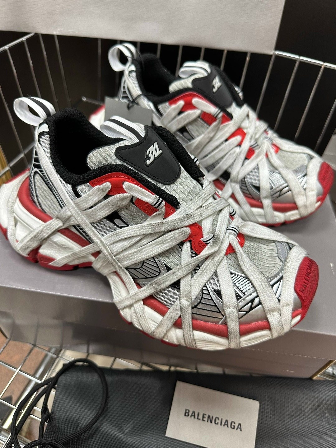balenciaga кроссовки,balenciaga track.2 sneaker black/red/grey,кроссовки женские balenciaga,кроссовки баленсиага 3xl,balenciaga 3 xl кроссовки