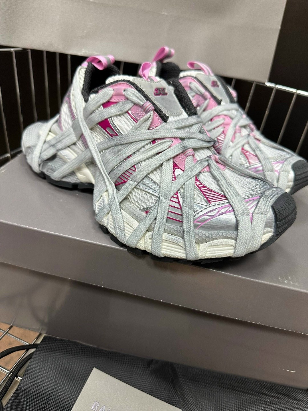 кроссовки женские balenciaga,кроссовки balenciaga,кроссовки balenciaga wmns track 2 sneaker white light yellow,кроссовки balenciaga 3 xl,женские кроссовки