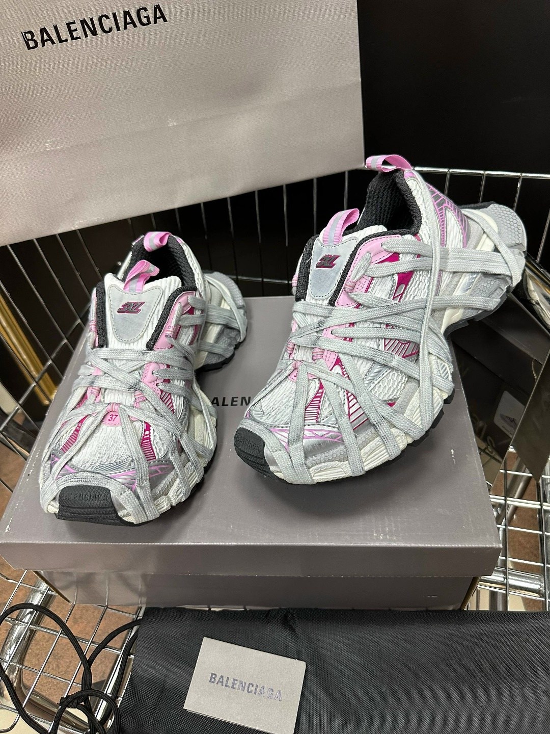 кроссовки женские balenciaga,кроссовки balenciaga,кроссовки balenciaga wmns track 2 sneaker white light yellow,кроссовки balenciaga 3 xl,женские кроссовки