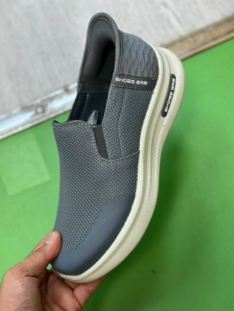 Кроссовки