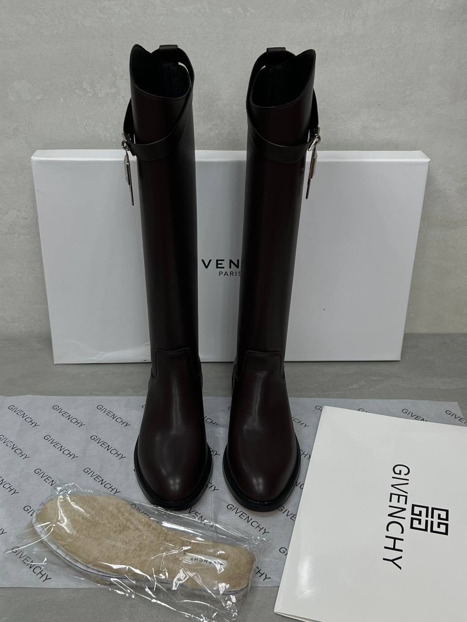 givenchy сапоги,живанши сапоги женские,сапоги жокейские живанши,живанши сапоги,женские сапоги