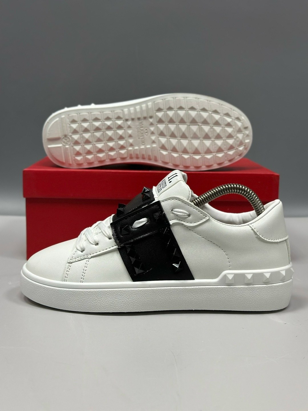 ,valentino кроссовки,кеды valentino,кроссовки женские valentino,кеды валентино женские