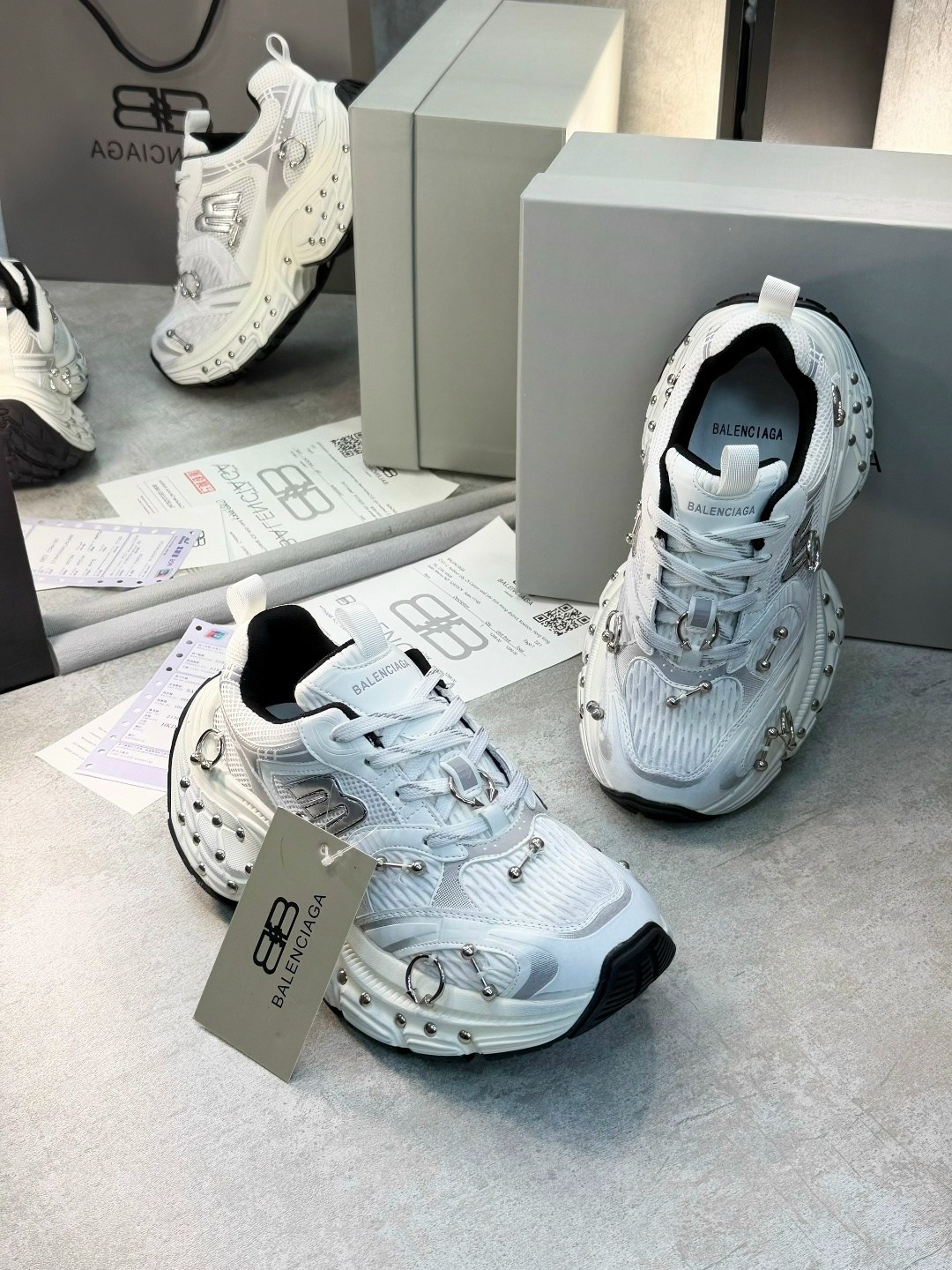кроссовки balenciaga,кроссовки женские balenciaga,кроссовки balenciaga 2026-2026 белые,кроссовки баленсиага,кроссовки balenciaga triple s