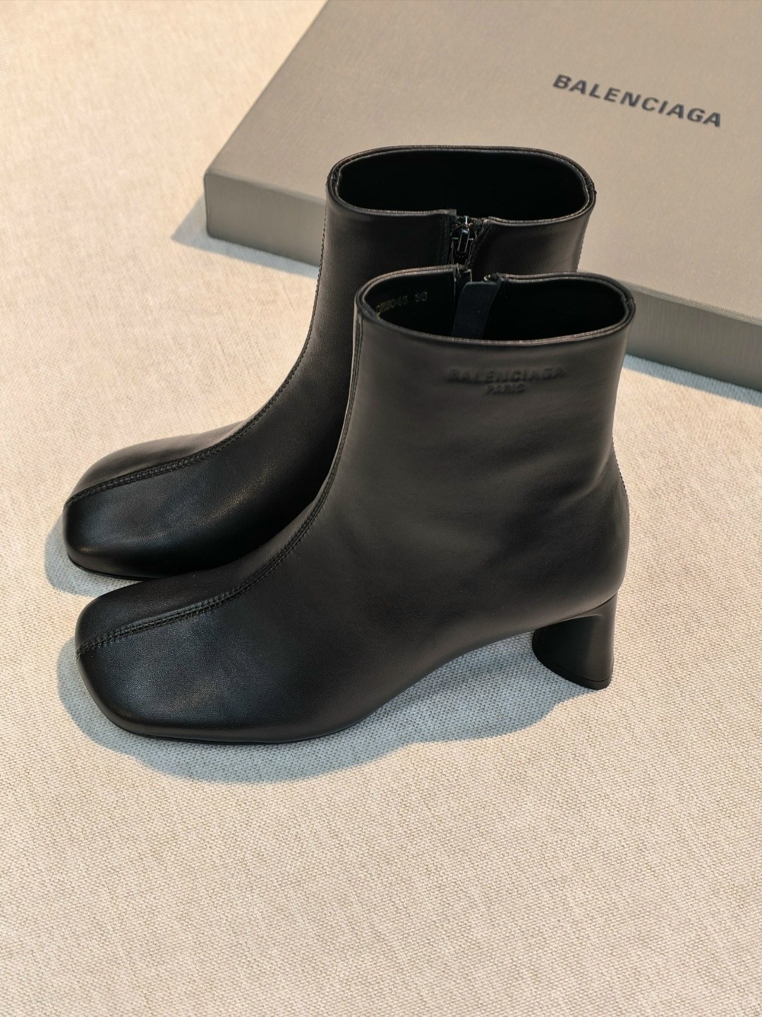 ,ботильоны balenciaga,ботильоны женские,модные ботильоны,balenciaga ботинки