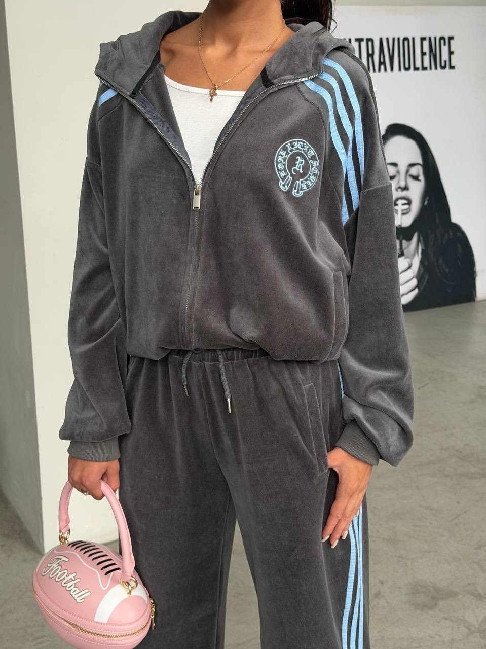 adidas original velour tracksuit,cпортивный костюм велюровый,велюровый костюм,велюровый костюм адидас женский,adidas originals олимпийка velour tracktop