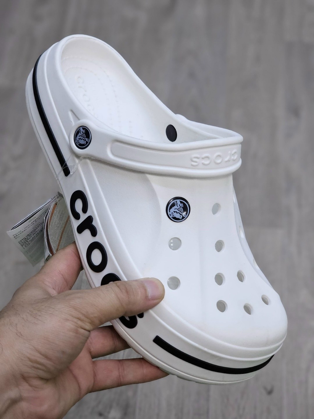 сабо кроксы crocs sarah clog crocs цвет светло-коричневый, белый,сабо кроксы crocs sarah clog crocs 221032305,сабо унисекс crocs bayaband коричневые 42 ru,сабо crocs,crocs crocband