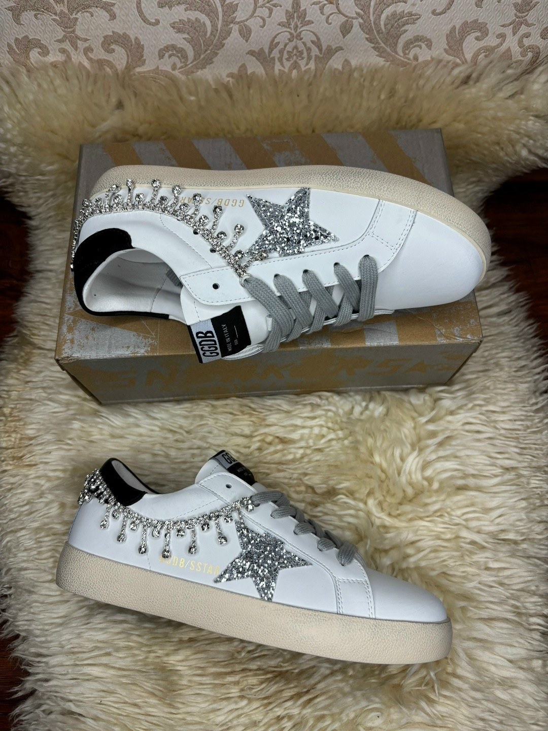 ,кеды golden goose,кроссовки женские golden goose super-star белый / серебряный,golden goose кроссовки,golden goose кеды блестящие