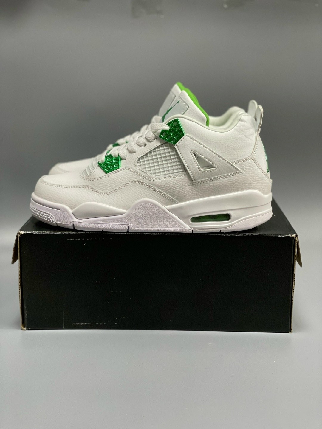 кроссовки nike air jordan 4 retro,nike air jordan 4 green metallic,кроссовки nike air jordan 4,nike air jordan 4 retro,air jordan 4