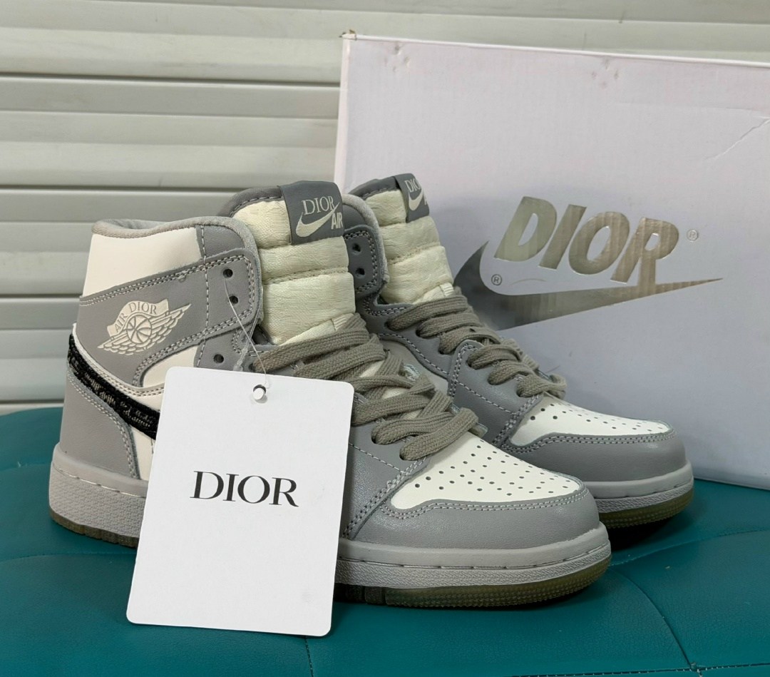 кроссовки nike air jordan 1 retro,кроссовки nike air jordan 1 retro high,кроссовки dior x nike air jordan 1,кроссовки nike air jordan 1,кроссовки dior x nike air jordan 1 mid цвет серый