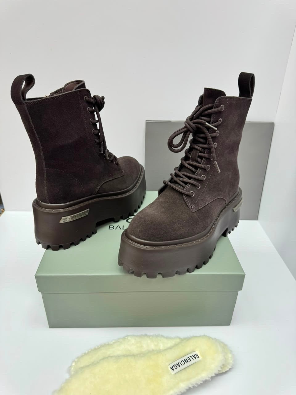 ,ботинки,ботинки замшевые,женские ботинки,ботинки balenciaga