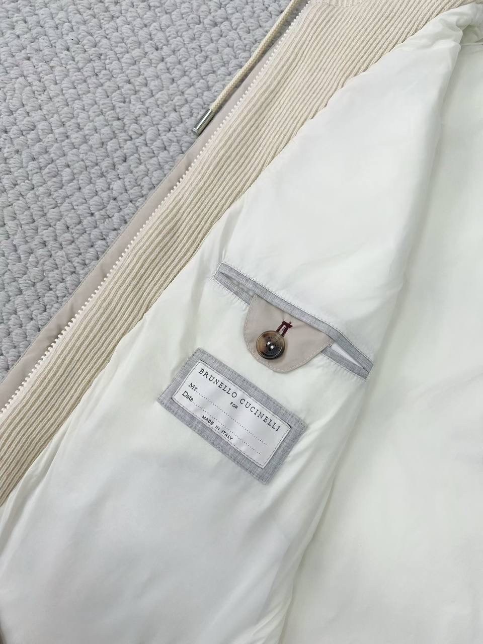 жилет brunello cucinelli,мужские жилеты brunello cucinelli,жилет с капюшоном,жилетка женская,женский жилет