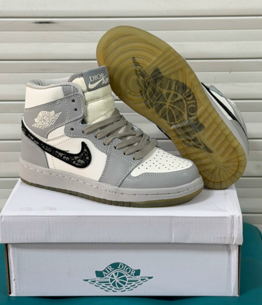 кроссовки nike air jordan 1 retro,кроссовки nike air jordan 1 retro high,кроссовки dior x nike air jordan 1,кроссовки nike air jordan 1,кроссовки dior x nike air jordan 1 mid цвет серый