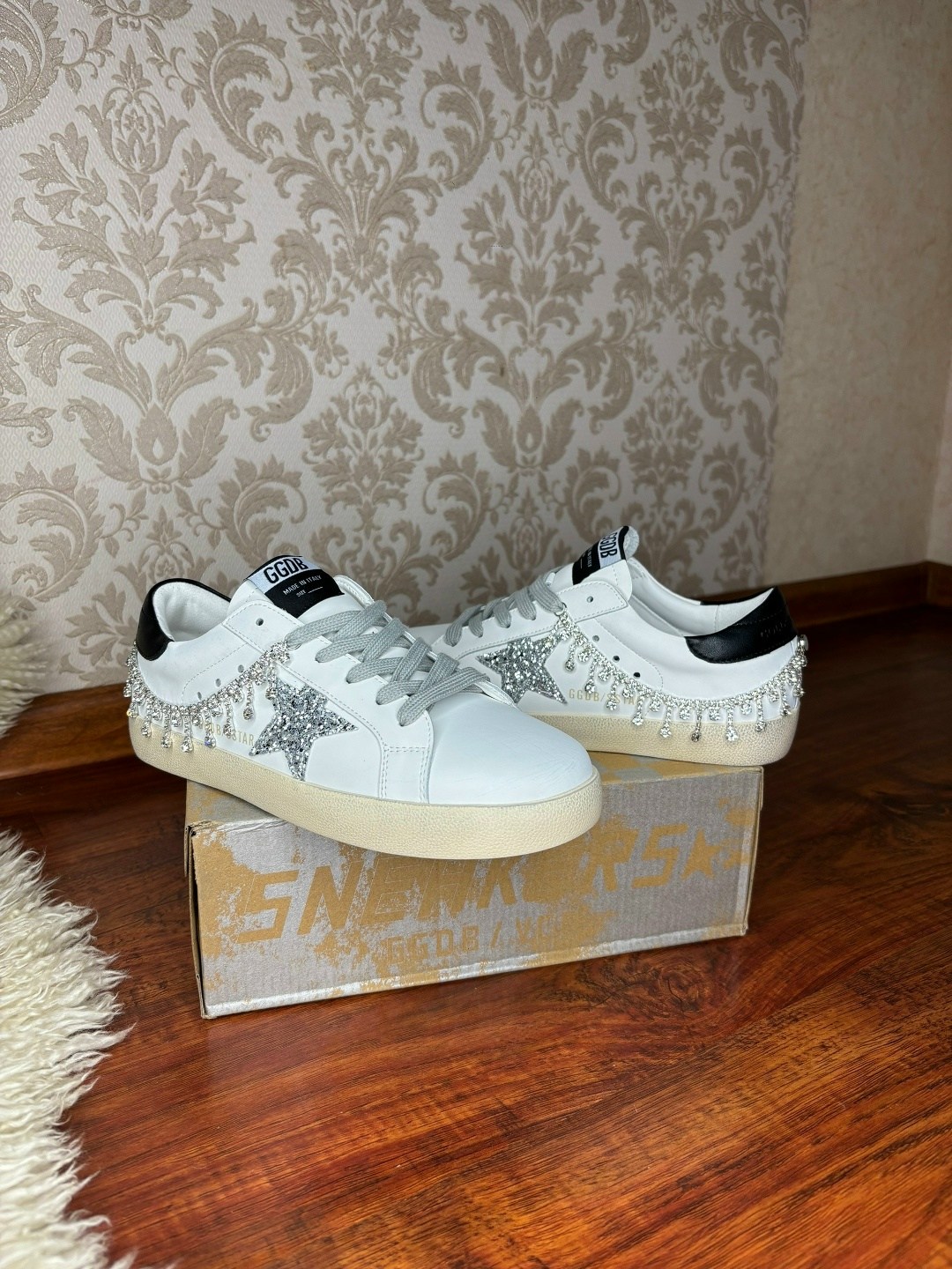 ,кеды golden goose,кроссовки женские golden goose super-star белый / серебряный,golden goose кроссовки,golden goose кеды блестящие
