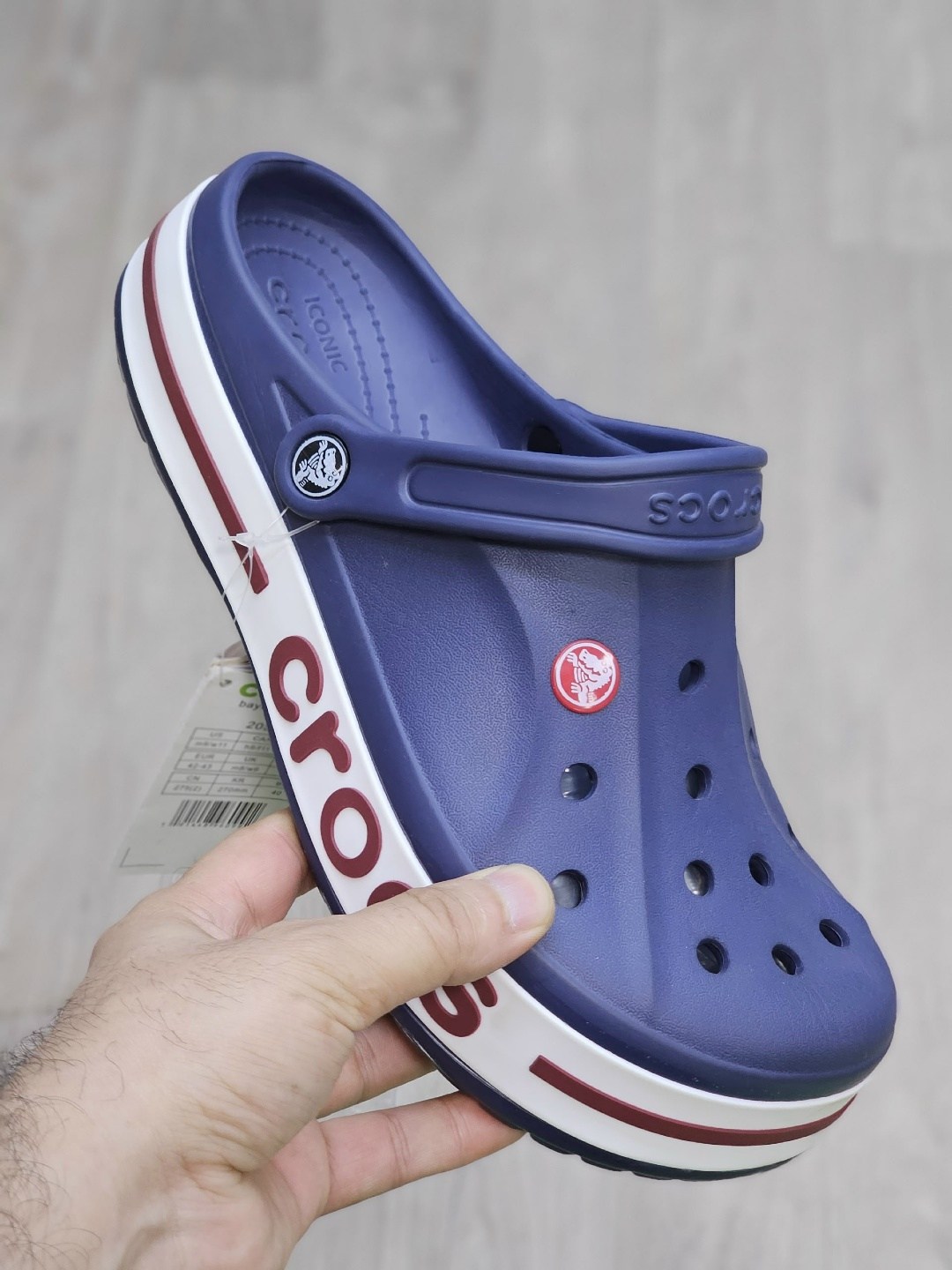 сабо кроксы crocs sarah clog crocs цвет светло-коричневый, белый,сабо кроксы crocs sarah clog crocs 221032305,сабо унисекс crocs bayaband коричневые 42 ru,сабо crocs,crocs crocband