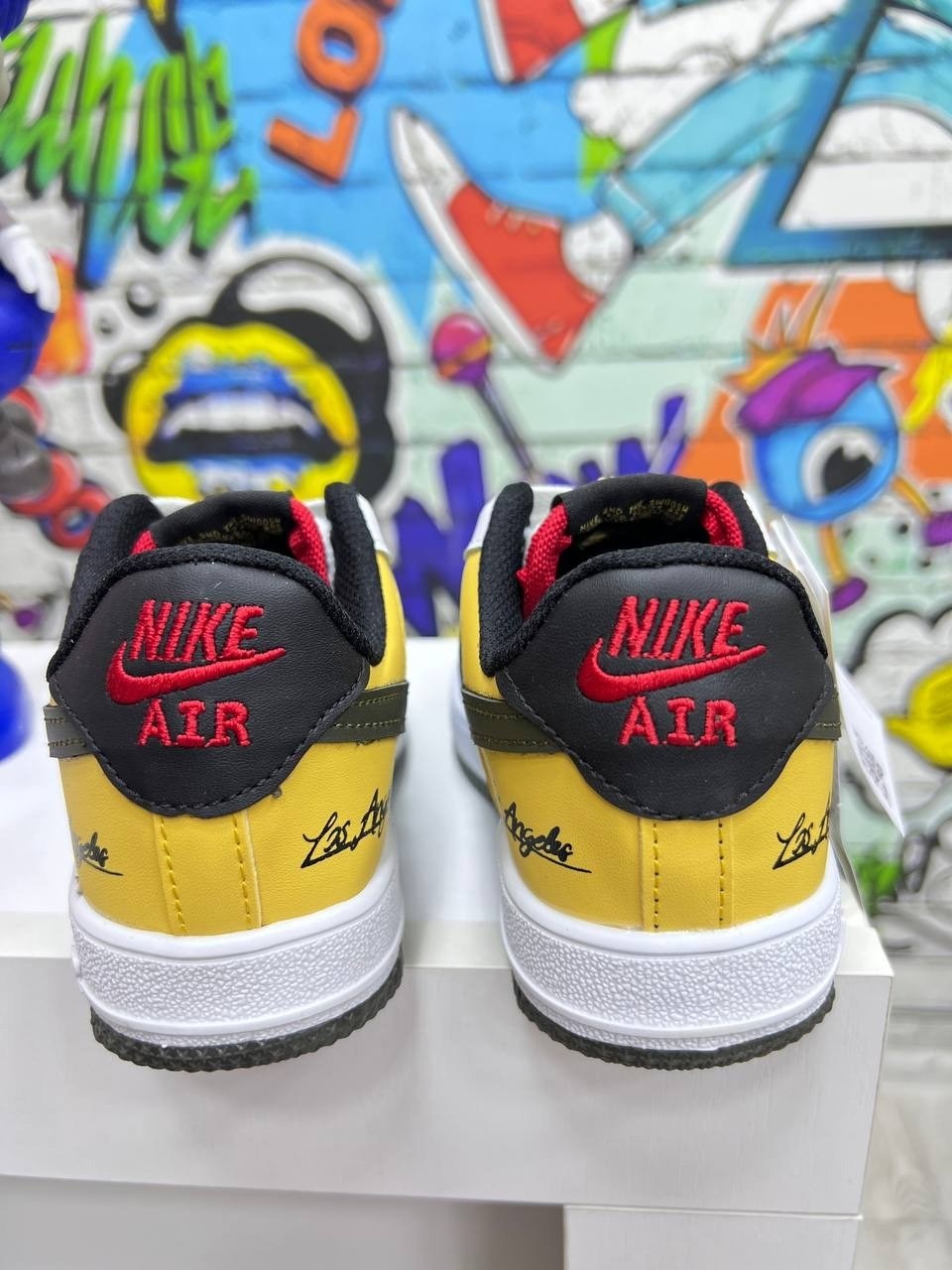 kaws фигурка,кавс фигурки,кросcовки nike air force 1,кроссовки,игрушек