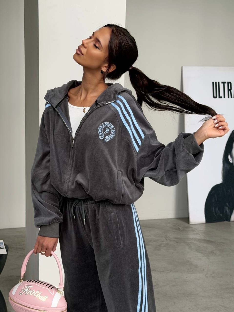 adidas original velour tracksuit,cпортивный костюм велюровый,велюровый костюм,велюровый костюм адидас женский,adidas originals олимпийка velour tracktop