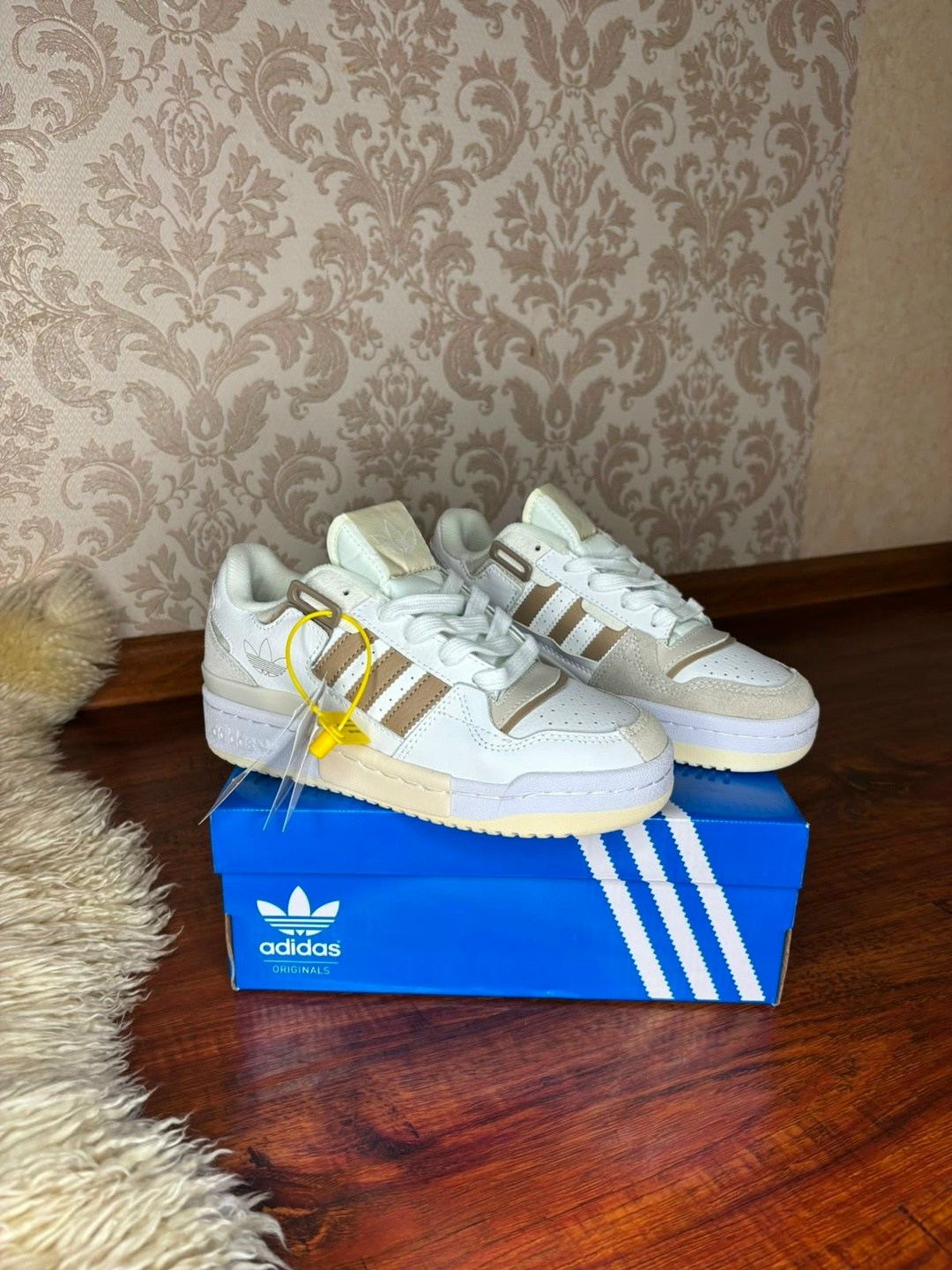 кроссовки adidas,кроссовки женские adidas,женские кроссовки,кроссовки адидас,кроссовки стильные