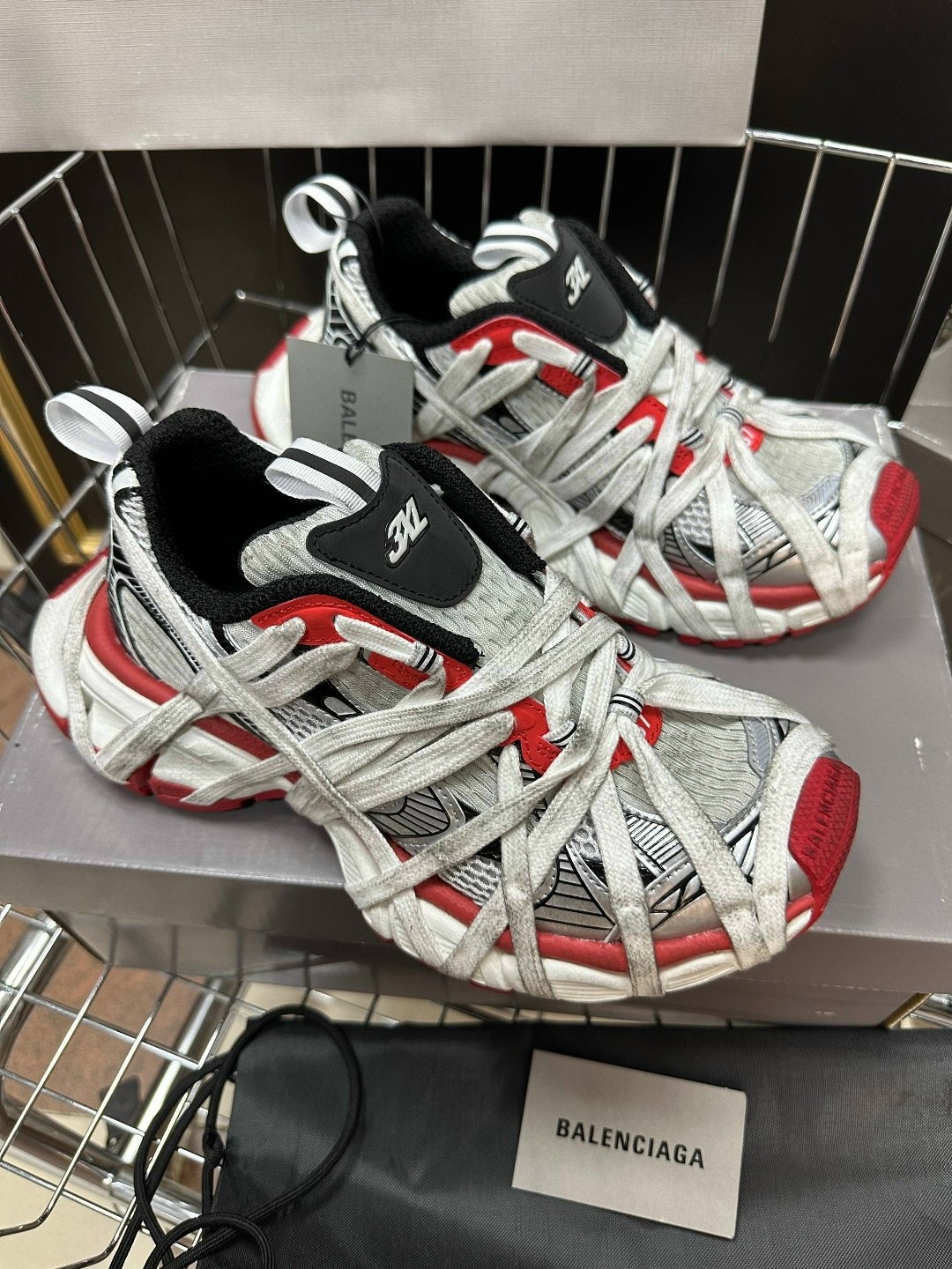 balenciaga кроссовки,balenciaga track.2 sneaker black/red/grey,кроссовки женские balenciaga,кроссовки баленсиага 3xl,balenciaga 3 xl кроссовки