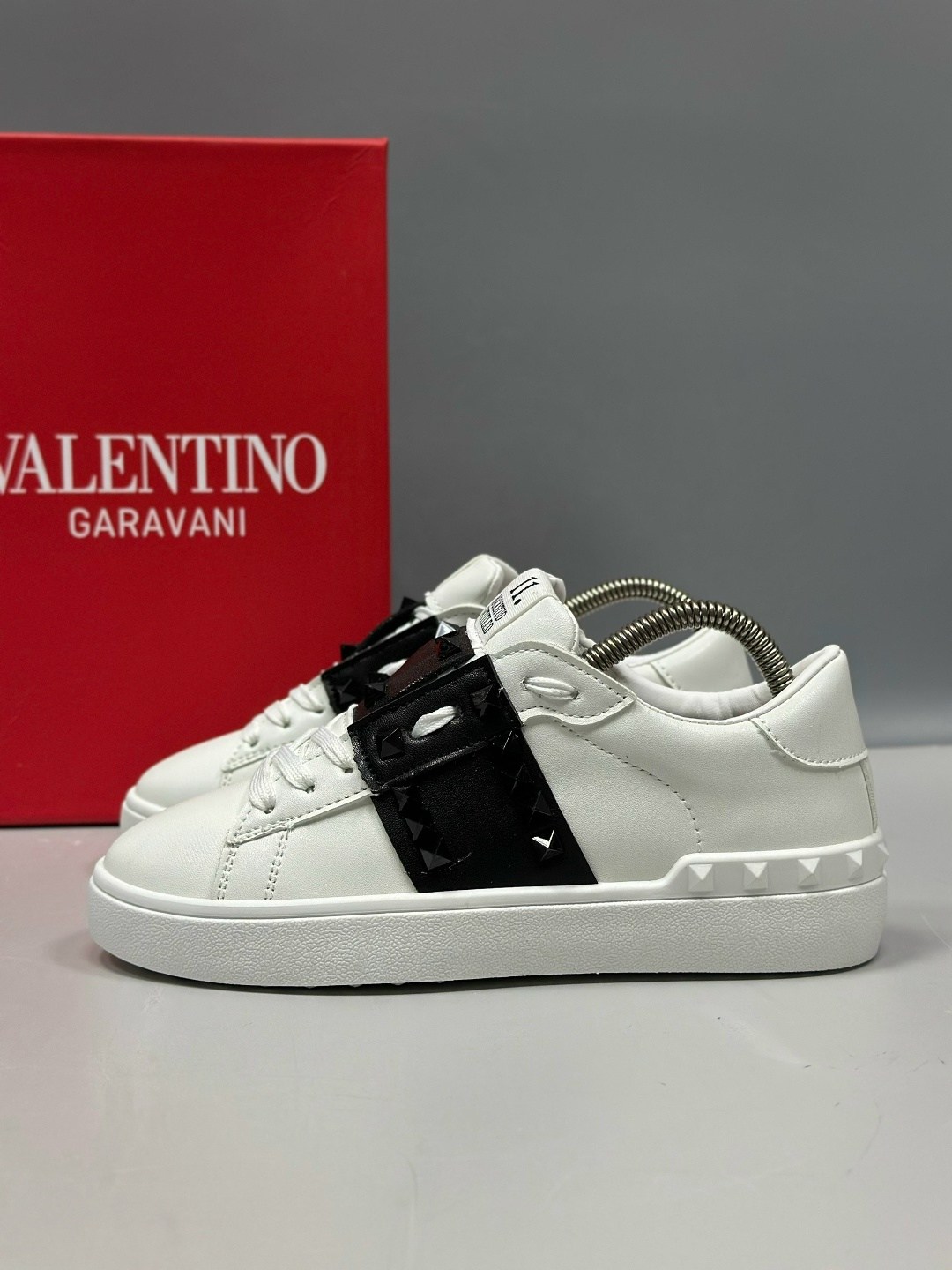 ,valentino кроссовки,кеды valentino,кроссовки женские valentino,кеды валентино женские