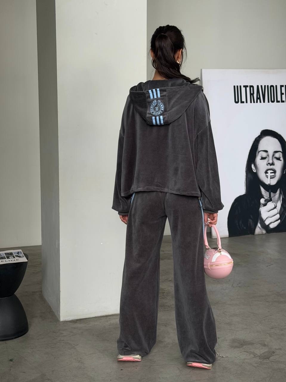 adidas original velour tracksuit,cпортивный костюм велюровый,велюровый костюм,велюровый костюм адидас женский,adidas originals олимпийка velour tracktop
