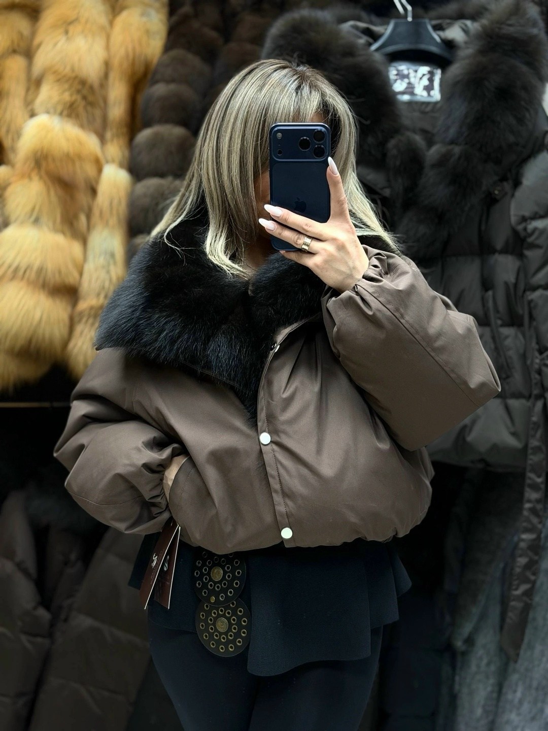 пуховик с натуральным мехом,куртка зимняя с натуральным мехом,женский пуховик с натуральным мехом,куртка пуховик с натуральным мехом,куртка с мехом